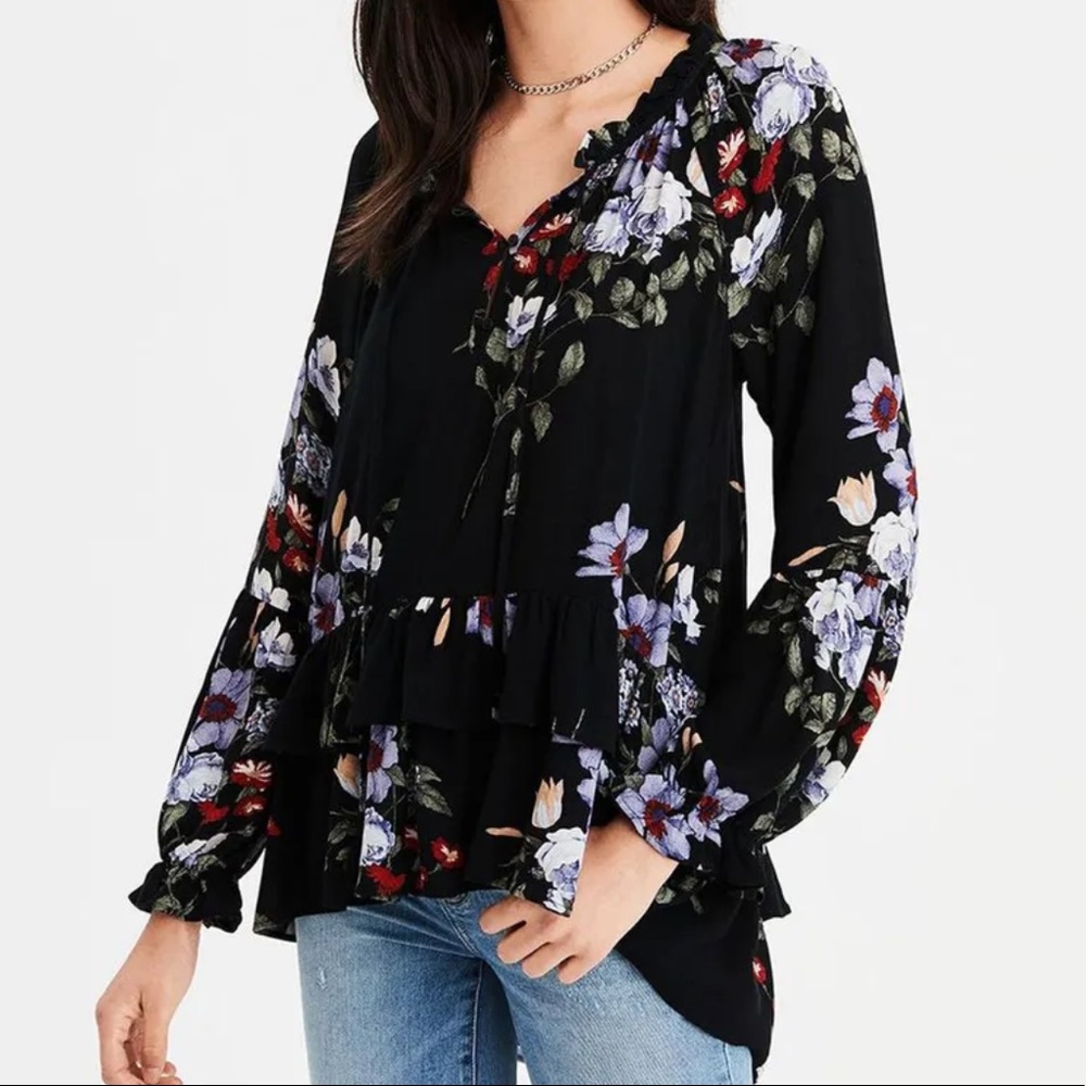 American Eagle tie front blouse